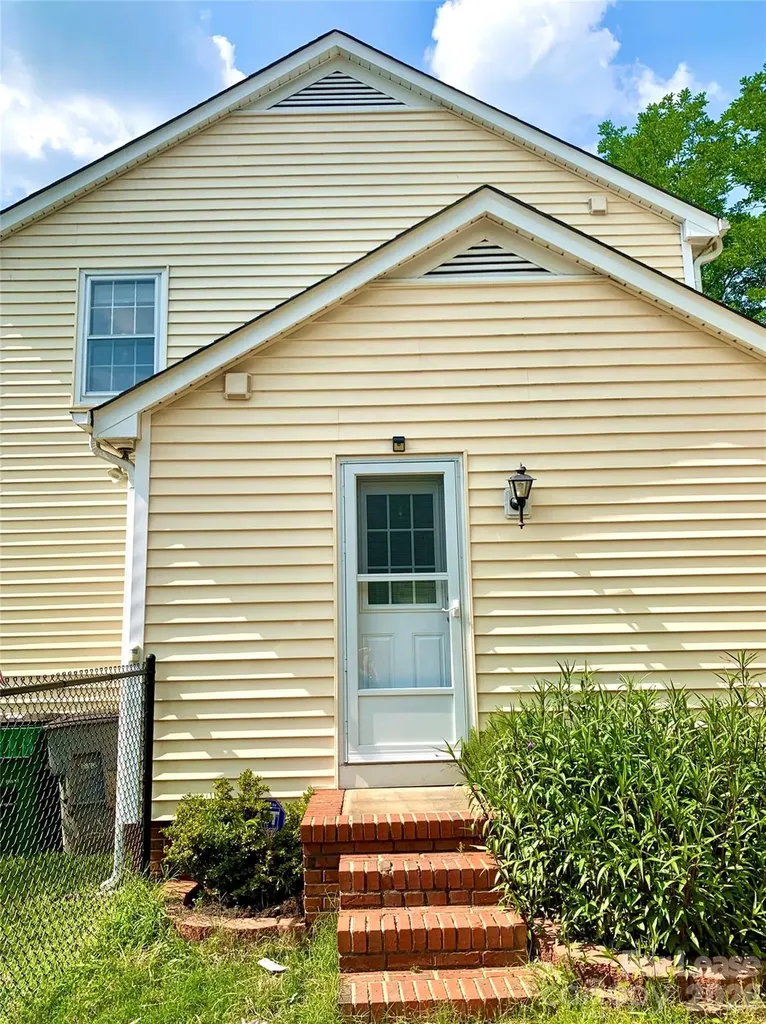 5323 Caradon Drive Charlotte NC 28227