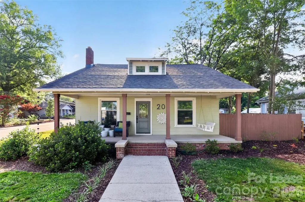 204 E Mcneely Avenue Mooresville NC 28115