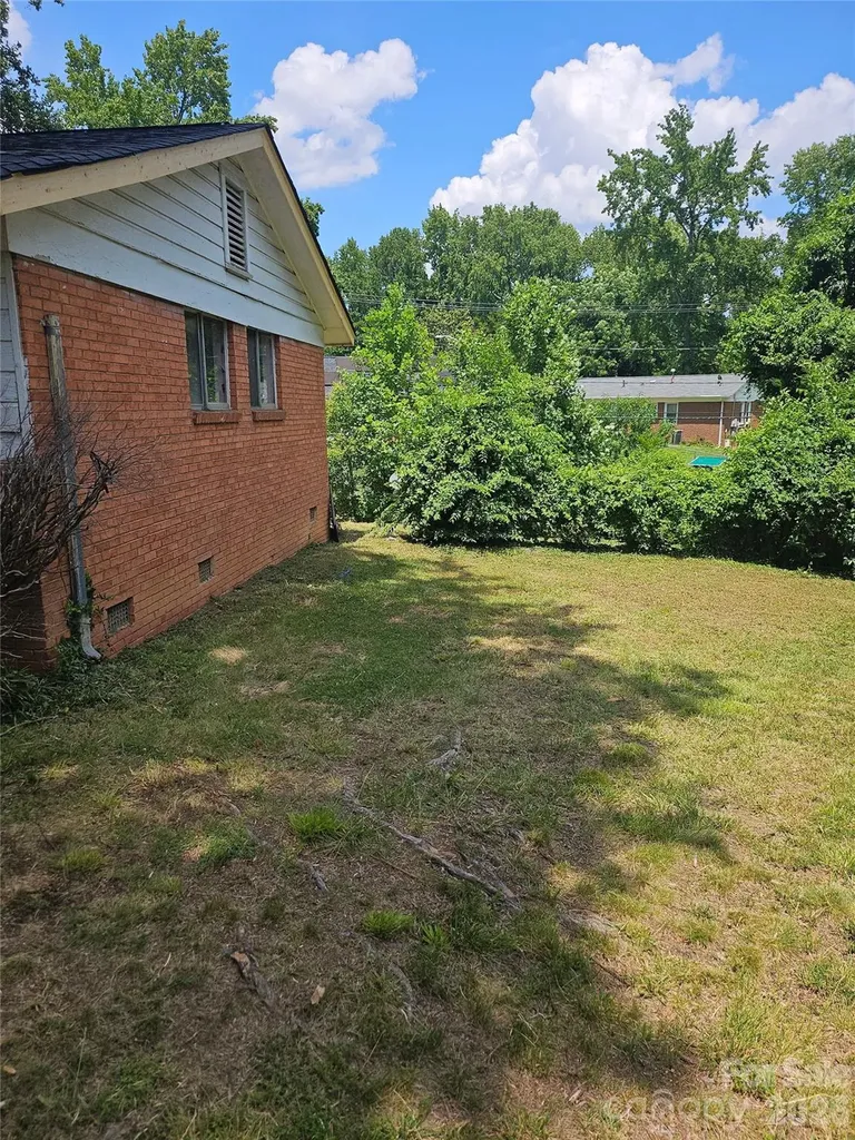 5415 Dennis Court Charlotte NC 28213