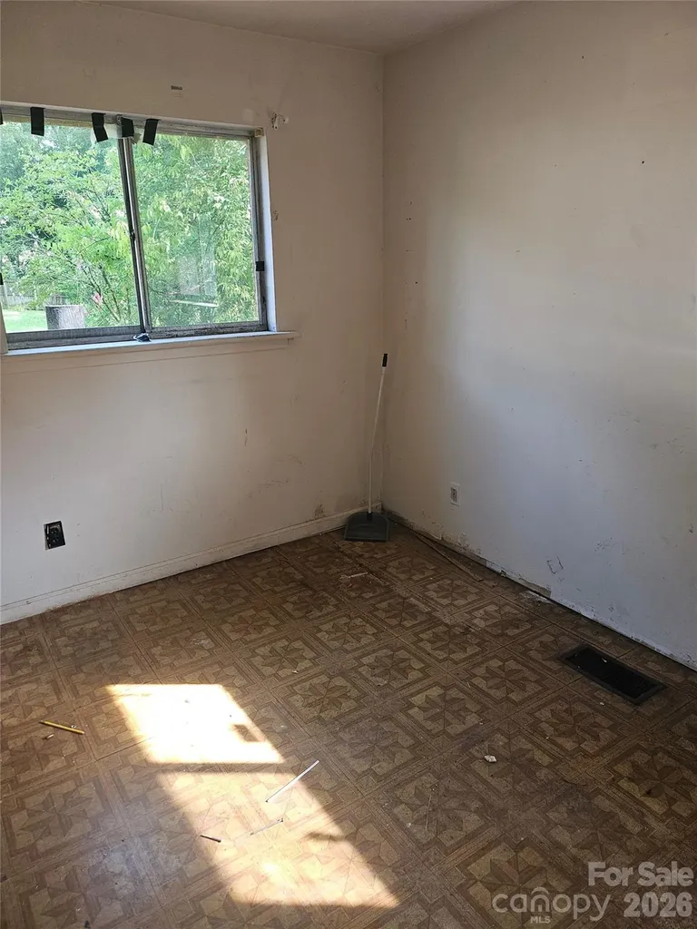 5415 Dennis Court Charlotte NC 28213