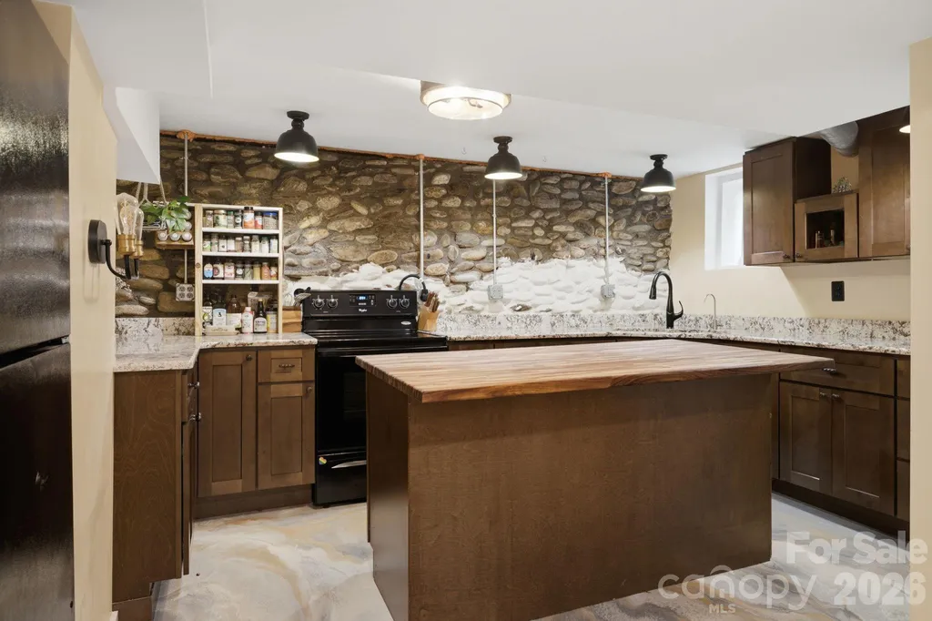 108 Patton Avenue Canton NC 28716