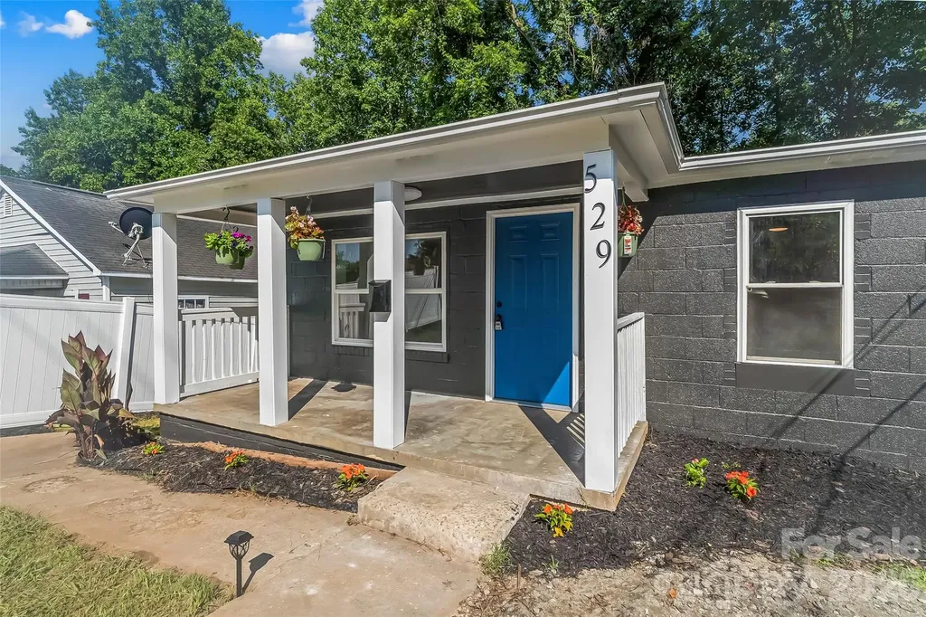 529 NW Stage Street Lenoir NC 28645
