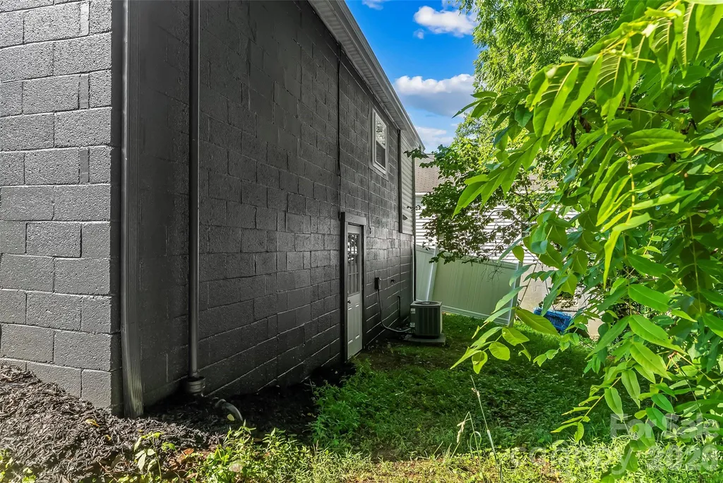 529 NW Stage Street Lenoir NC 28645