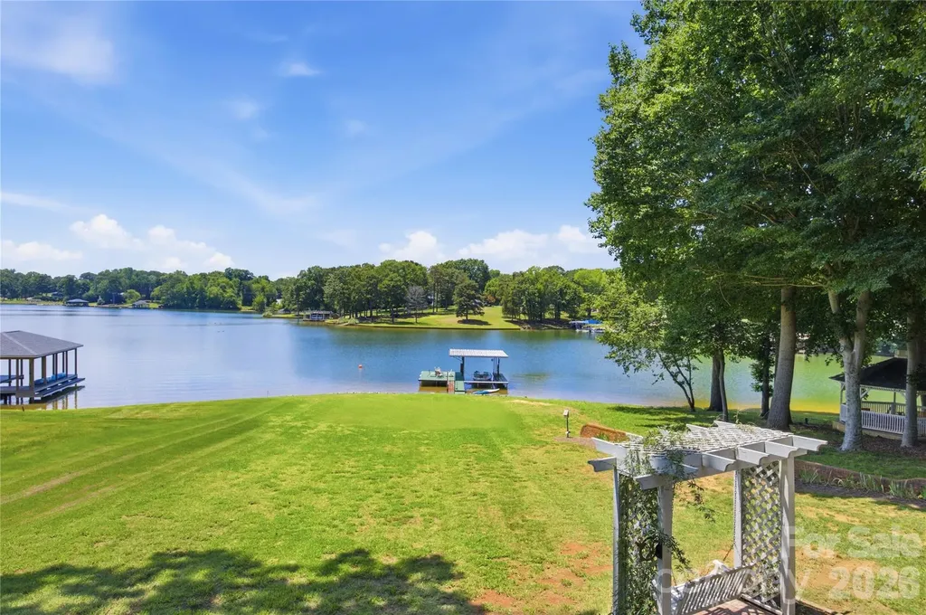 2216 Holly Lane Shelby NC 28150