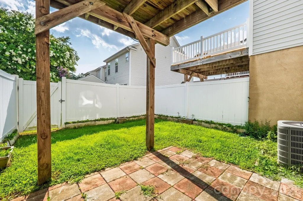 11018 Garden Oaks Lane Charlotte NC 28273