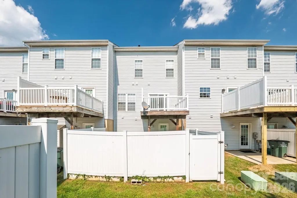 11018 Garden Oaks Lane Charlotte NC 28273