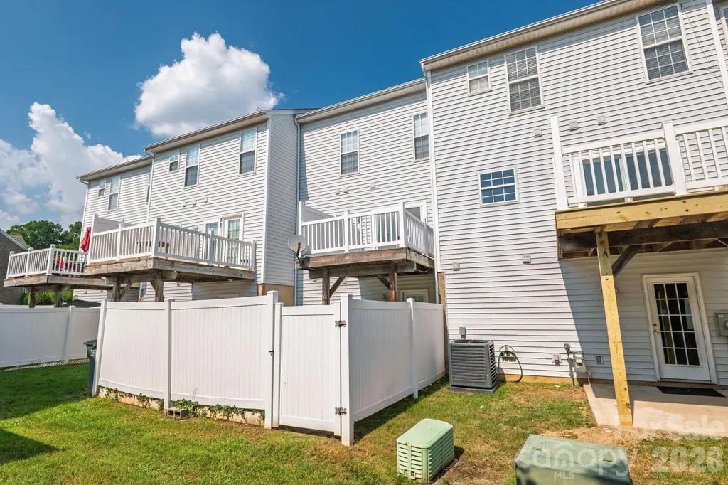 11018 Garden Oaks Lane Charlotte NC 28273