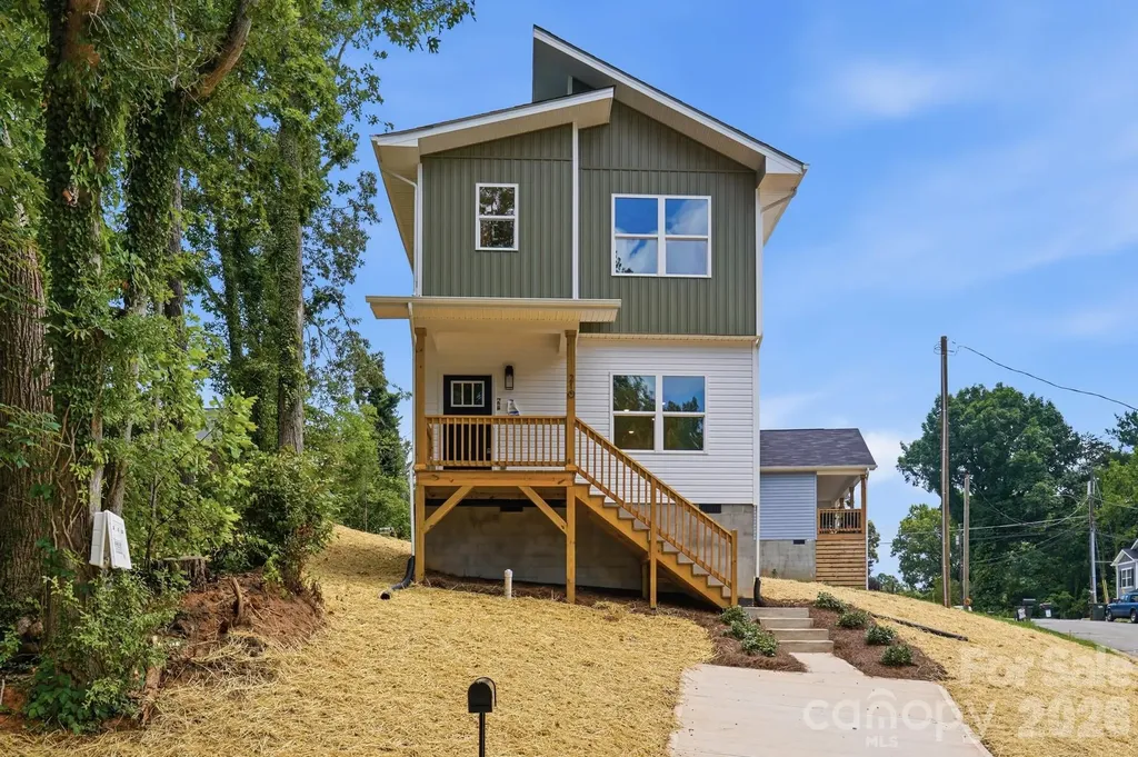 210 8th Avenue Drive SE Hickory NC 28602