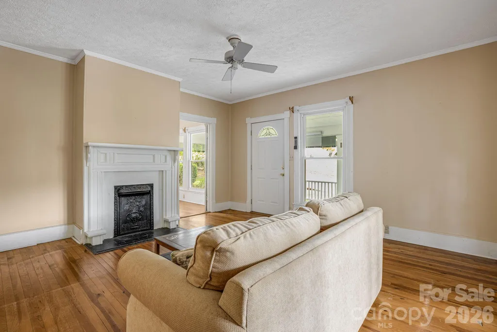 82 Hill Street Hot Springs NC 28743