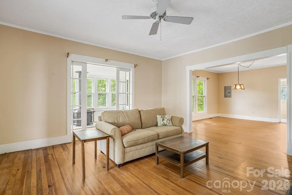 82 Hill Street Hot Springs NC 28743