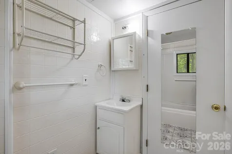82 Hill Street Hot Springs NC 28743