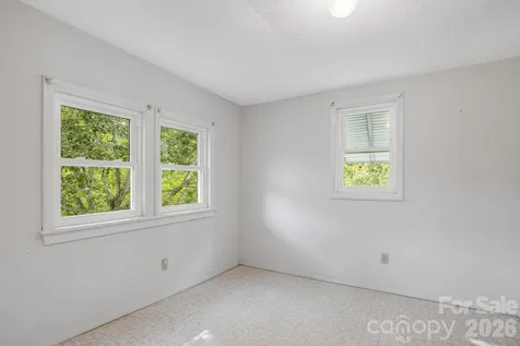 82 Hill Street Hot Springs NC 28743