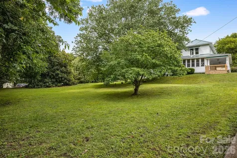 82 Hill Street Hot Springs NC 28743