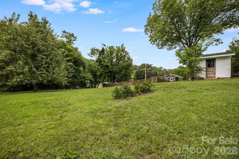 82 Hill Street Hot Springs NC 28743