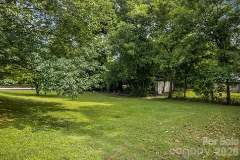 82 Hill Street Hot Springs NC 28743
