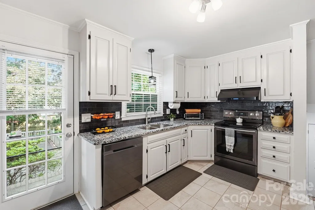 4515 Easthaven Drive Charlotte NC 28212