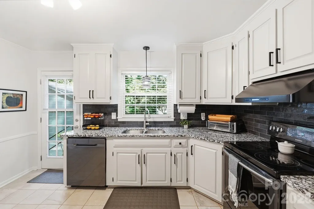 4515 Easthaven Drive Charlotte NC 28212