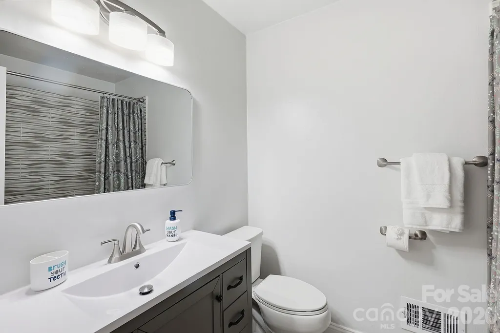 4515 Easthaven Drive Charlotte NC 28212