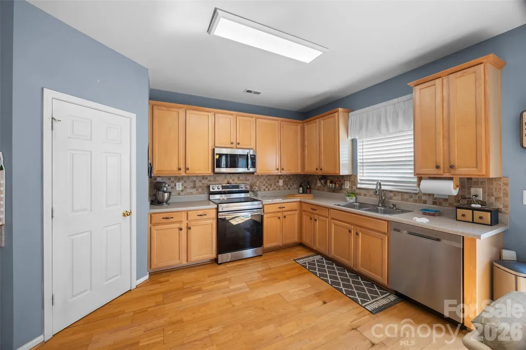 2025 Savannah Hills Drive Matthews NC 28105