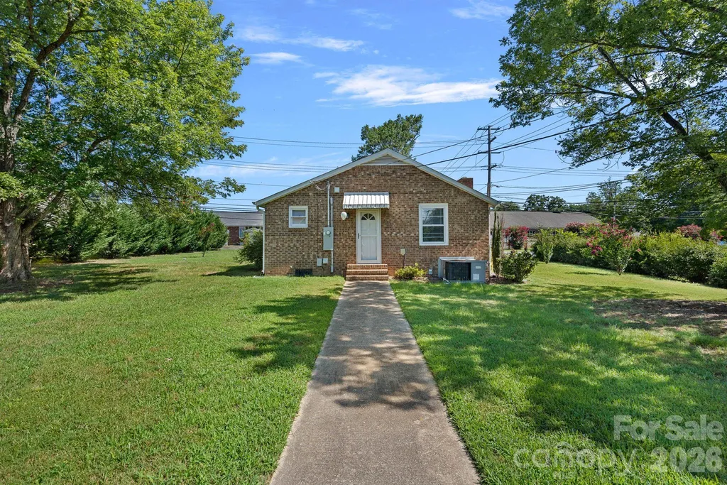 601 W Main Street Dallas NC 28034