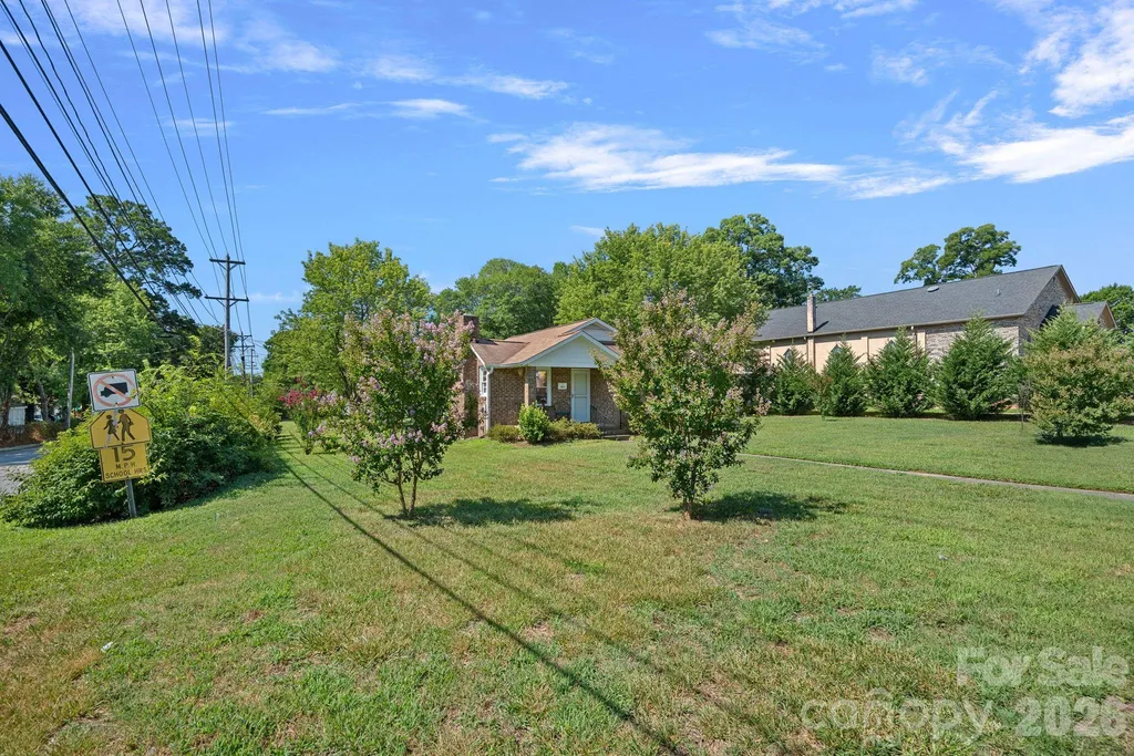 601 W Main Street Dallas NC 28034
