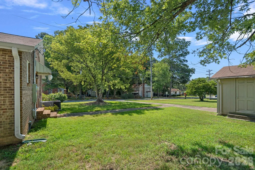 601 W Main Street Dallas NC 28034