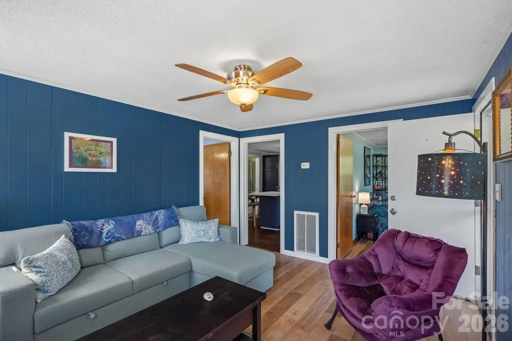 601 W Main Street Dallas NC 28034