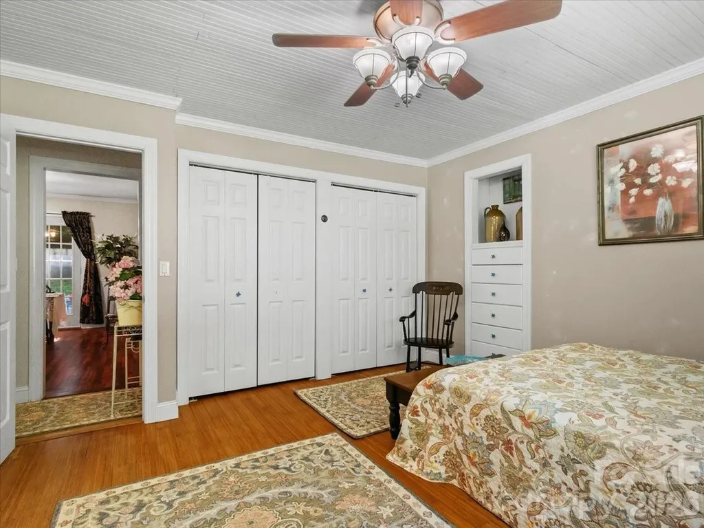 9130 Double Island Road Green Mountain NC 28740