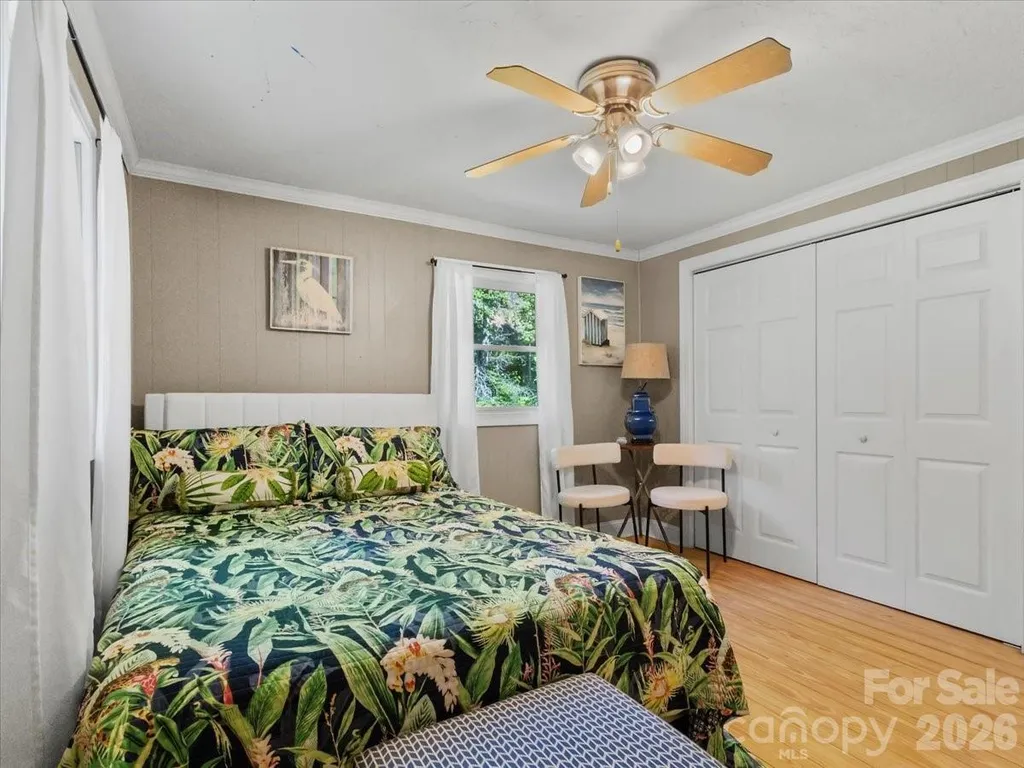 9130 Double Island Road Green Mountain NC 28740