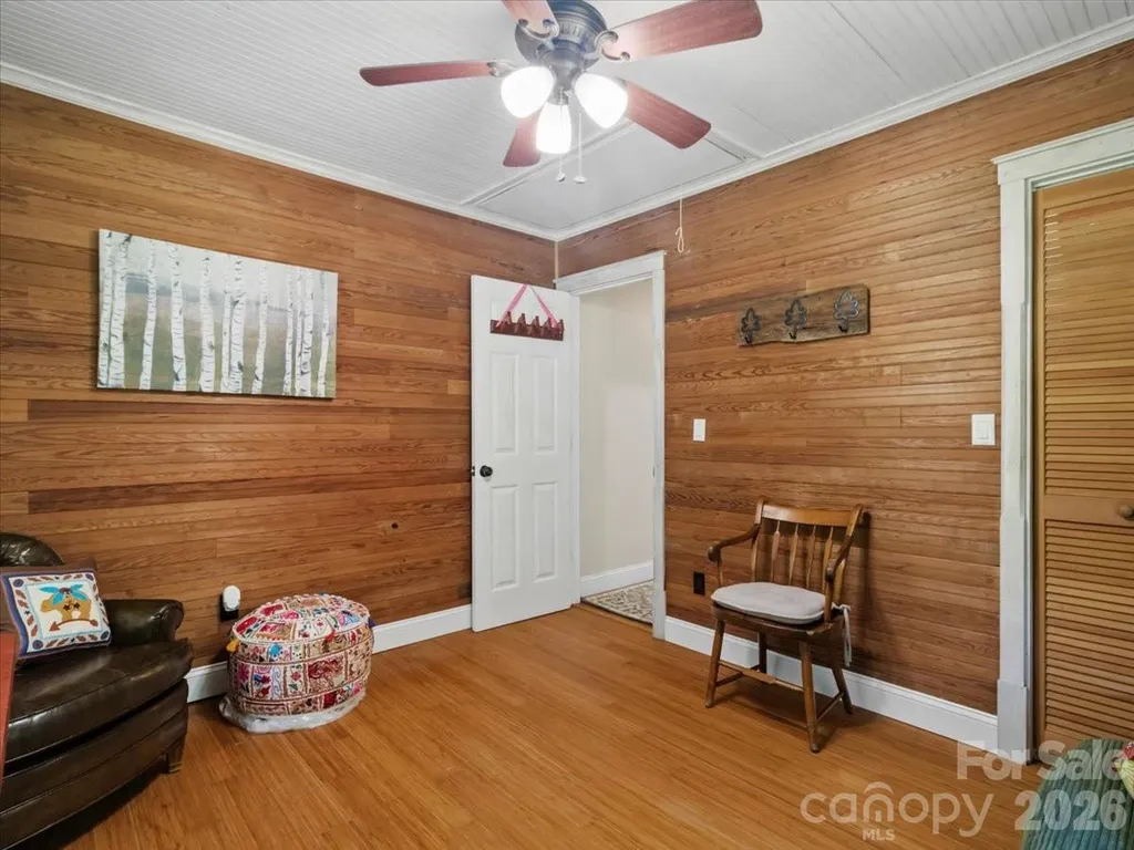 9130 Double Island Road Green Mountain NC 28740