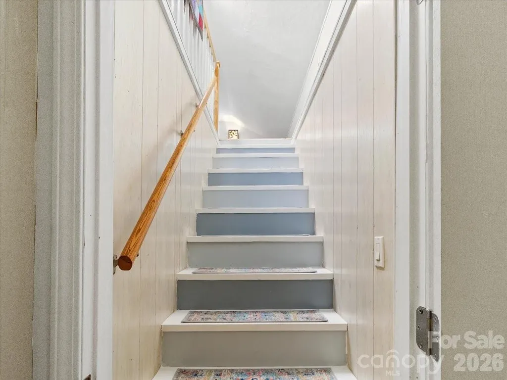 9130 Double Island Road Green Mountain NC 28740