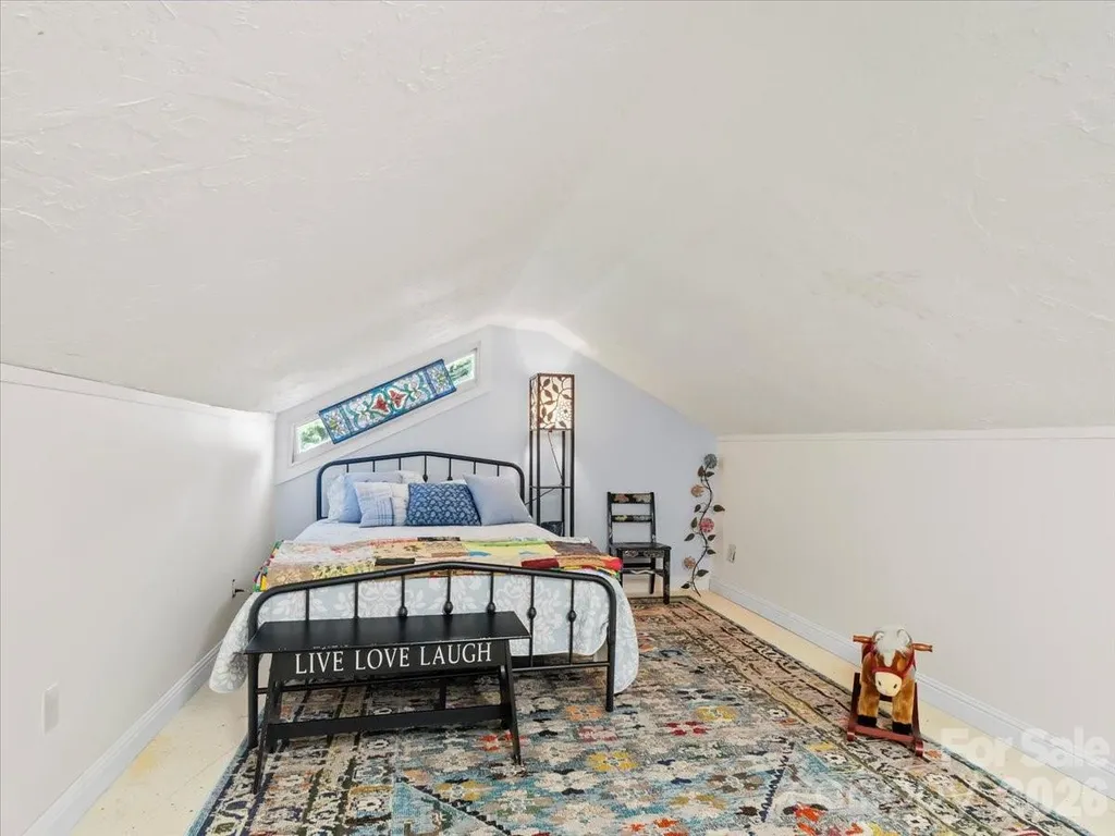 9130 Double Island Road Green Mountain NC 28740