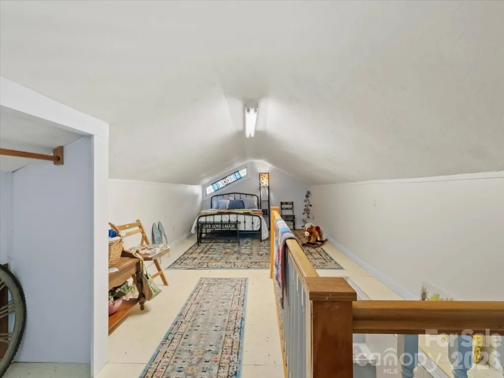 9130 Double Island Road Green Mountain NC 28740