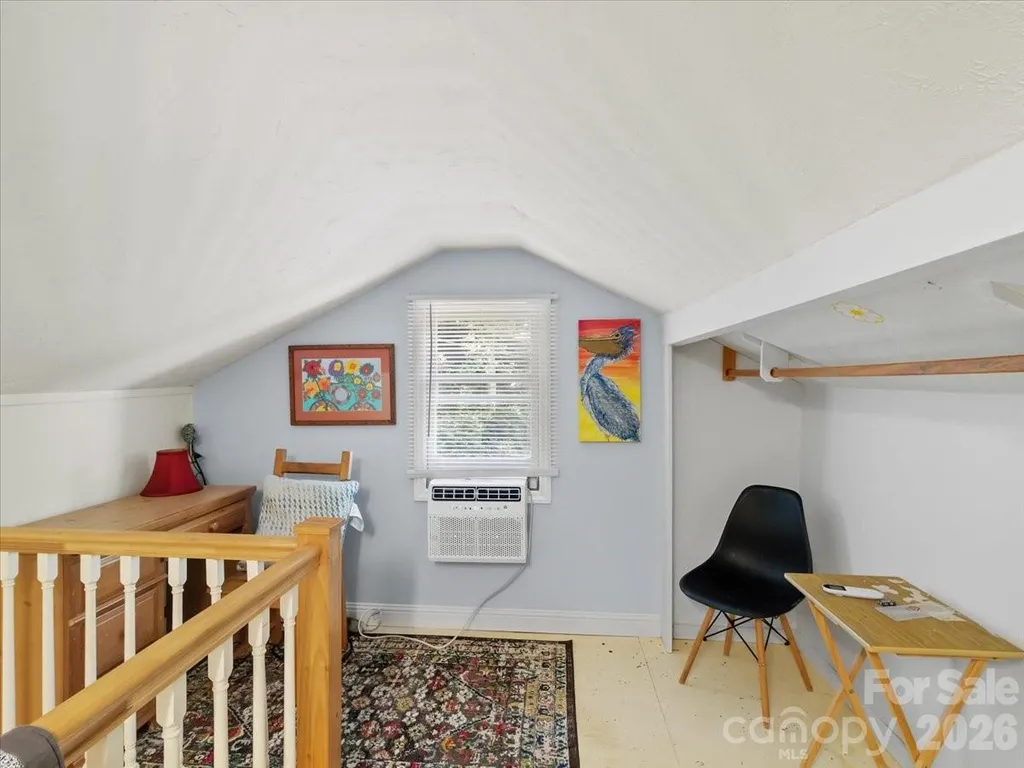 9130 Double Island Road Green Mountain NC 28740