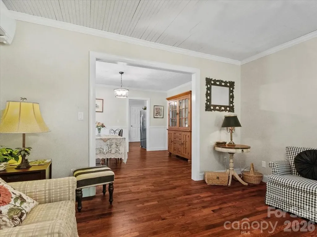 9130 Double Island Road Green Mountain NC 28740