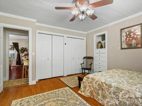 9130 Double Island Road Green Mountain NC 28740