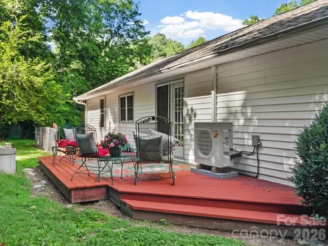 9130 Double Island Road Green Mountain NC 28740