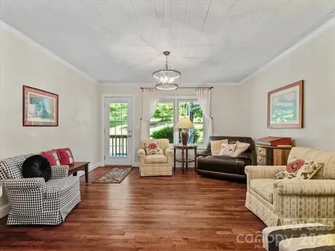 9130 Double Island Road Green Mountain NC 28740