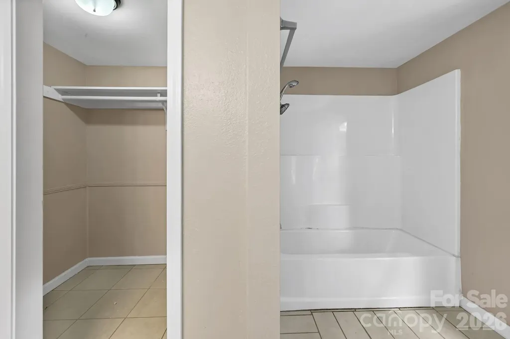 10 Canyon Cove Candler NC 28715