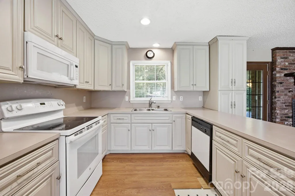 13001 Helena Circle Charlotte NC 28227