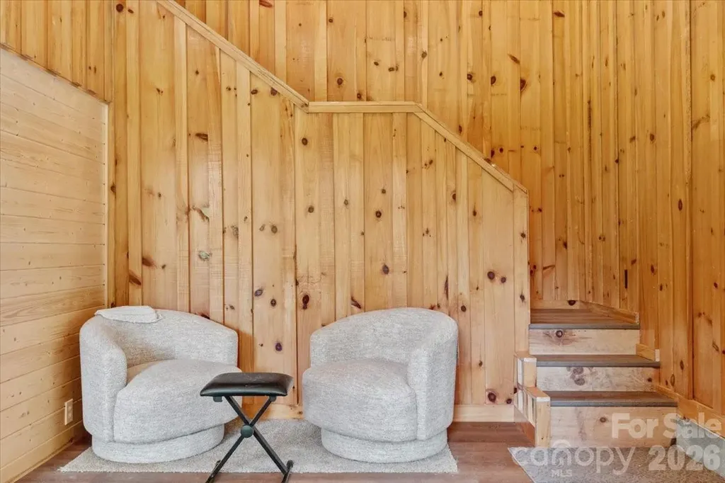 323 Mccurrey Road Burnsville NC 28714