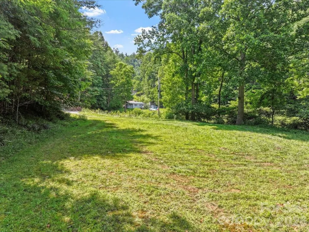 323 Mccurrey Road Burnsville NC 28714