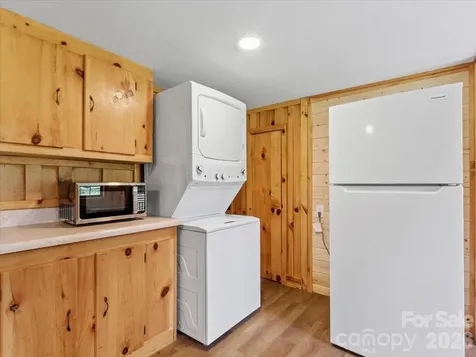 323 Mccurrey Road Burnsville NC 28714