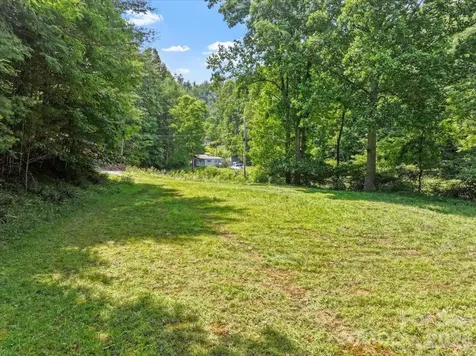 323 Mccurrey Road Burnsville NC 28714