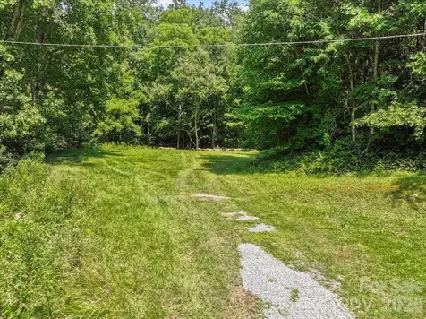 323 Mccurrey Road Burnsville NC 28714