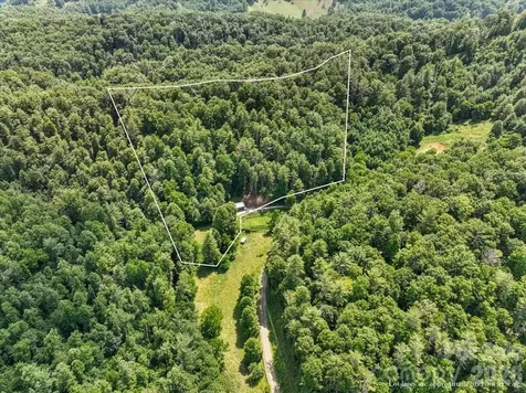 323 Mccurrey Road Burnsville NC 28714