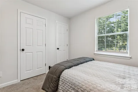 1638 Arlyn Circle Charlotte NC 28213