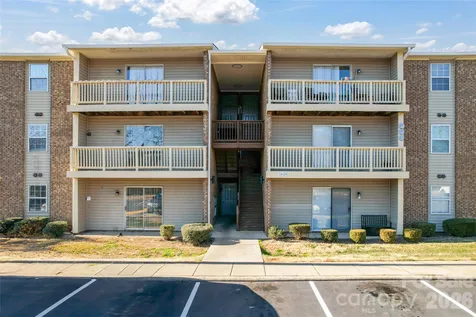 1638 Arlyn Circle Charlotte NC 28213