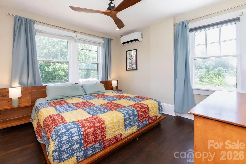 164 Laurel Loop Asheville NC 28806