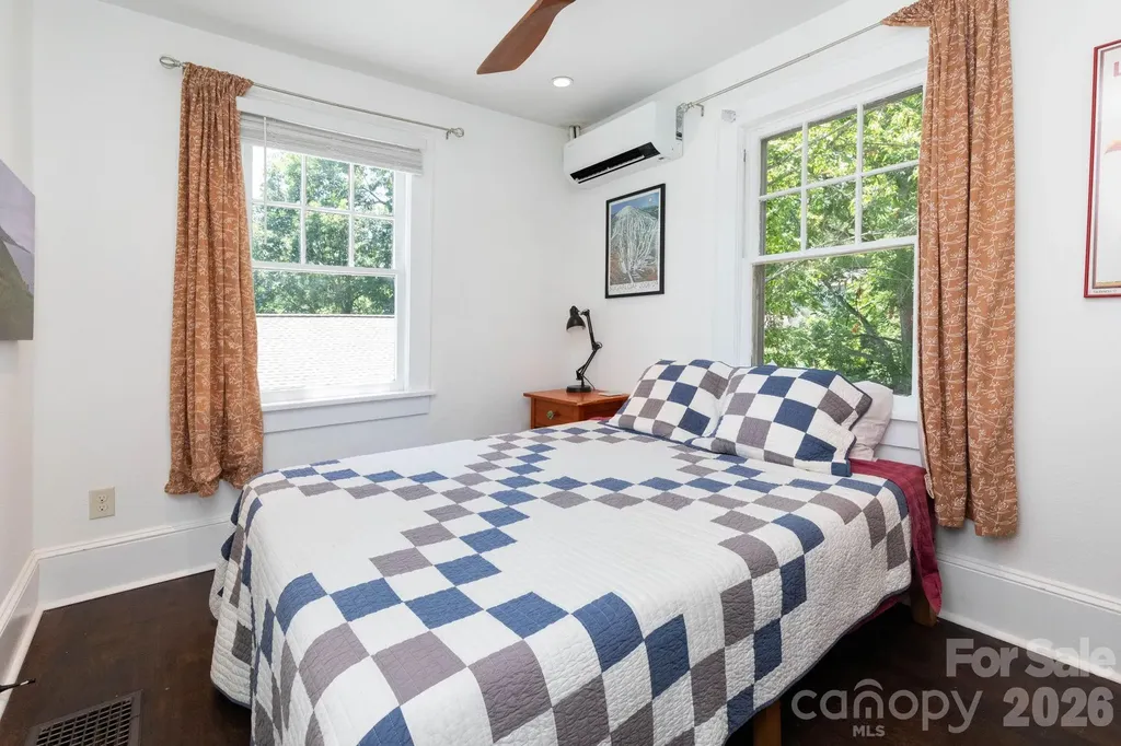 164 Laurel Loop Asheville NC 28806